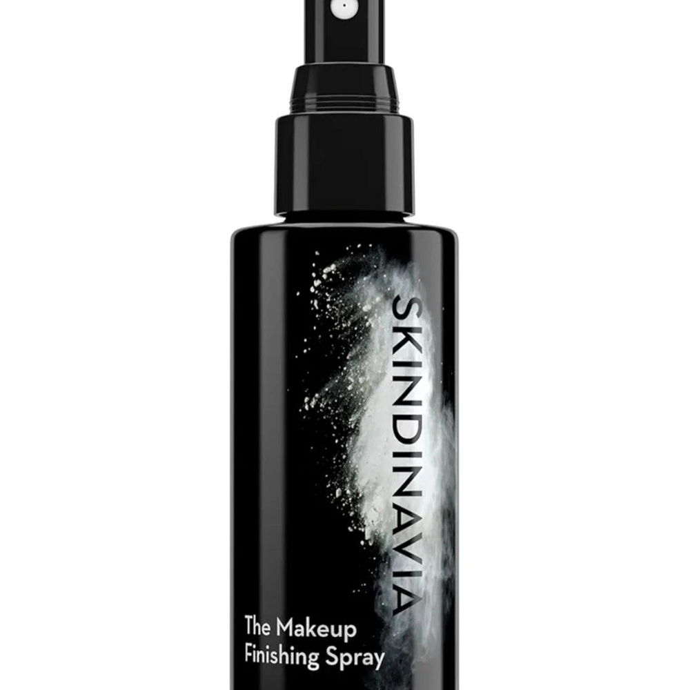 Black Makeup Finishing Spray Oil Free 4 Oz.